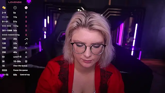 Snapshot of CoolTatis chatting on March 16, 7:48 am CoolTatis online show from March 16, 7:48 am