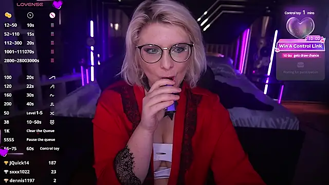 Snapshot of CoolTatis chatting on March 16, 11:38 am CoolTatis online show from March 16, 11:38 am