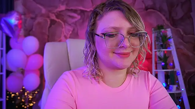 Snapshot of CoolTatis chatting on February 22, 8:02 am CoolTatis online show from February 22, 8:02 am