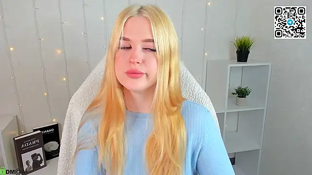 Betany Foks online show from June 2, 2:02 am