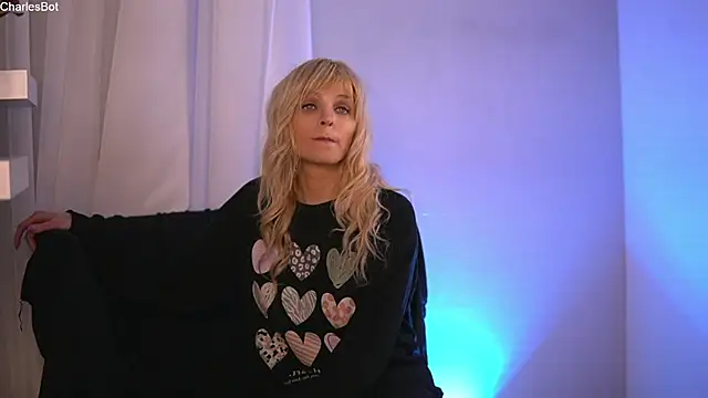 BritneyHudson online show from March 12, 11:31 am