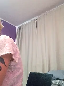 BritneyHudson online show from December 2, 5:19 pm