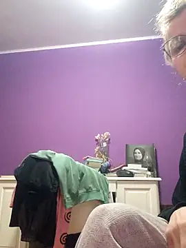 BritneyHudson online show from March 13, 1:01 am