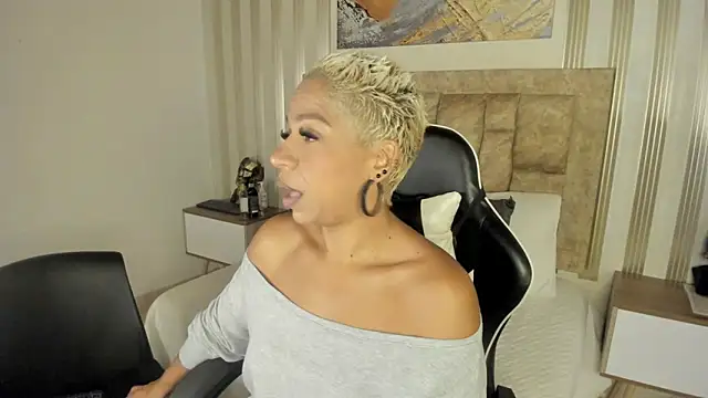 summer night  online show from December 4, 10:57 am