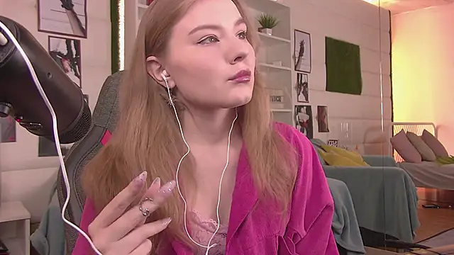 ValerieViolette online show from February 20, 6:50 am