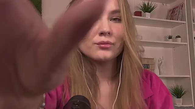 ValerieViolette online show from February 20, 12:57 pm