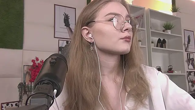 ValerieViolette online show from February 21, 7:12 am