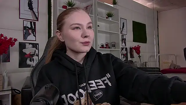 ValerieViolette online show from February 27, 9:32 am