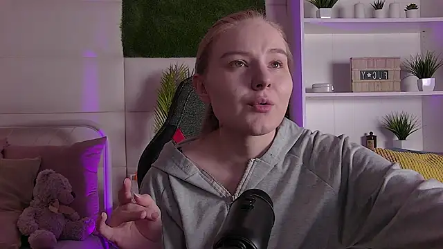 ValerieViolette online show from March 2, 1:05 pm