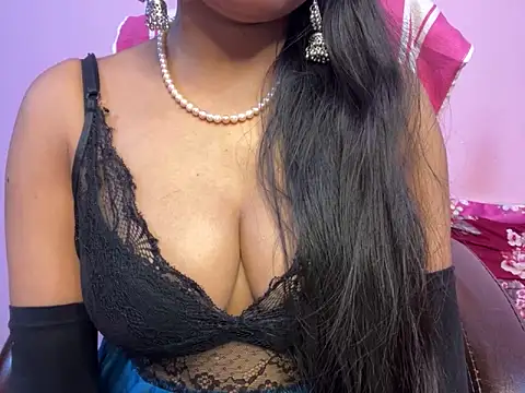 Snapshot of roshni-5 chatting on February 6, 5:40 pm roshni-5 online show from February 6, 5:40 pm