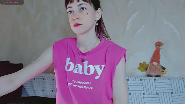 Amina Barbarian online show from December 7, 11:40 am