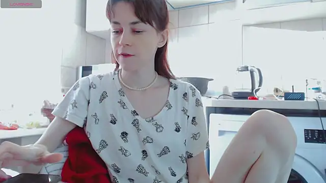 Amina Barbarian online show from February 13, 2:20 pm