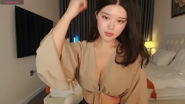 Snapshot of tenderlybaee chatting on April 19, 4:12 am tenderlybaee online show from April 19, 4:12 am