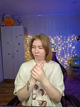 D0nna  online show from February 27, 6:30 pm