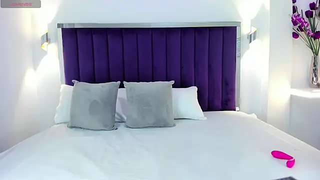 LindsyCater online show from January 10, 12:15 pm