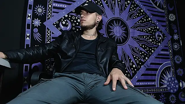 Dicaprioo  online show from January 29, 7:00 pm