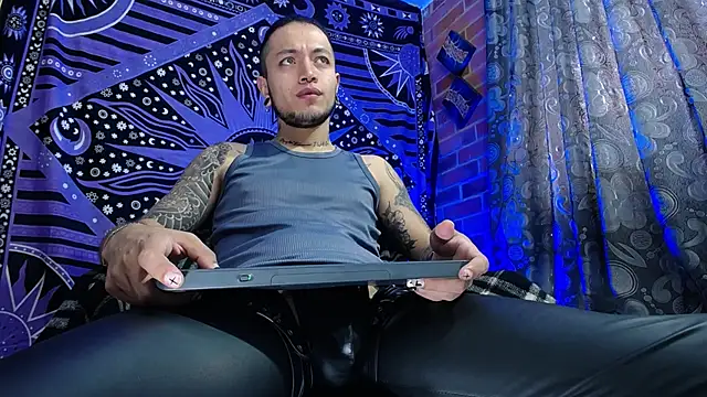 Dicaprioo  online show from October 2, 5:31 pm