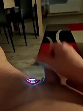 Szeltolo001 online show from March 8, 3:10 am