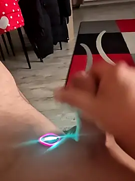 Szeltolo001 online show from March 31, 2:13 am