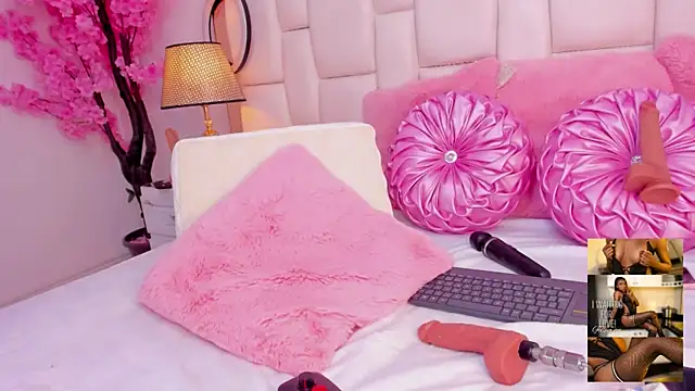 CahitlinBell online show from March 22, 9:13 am