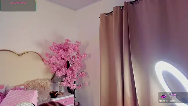 CahitlinBell online show from April 14, 5:02 am