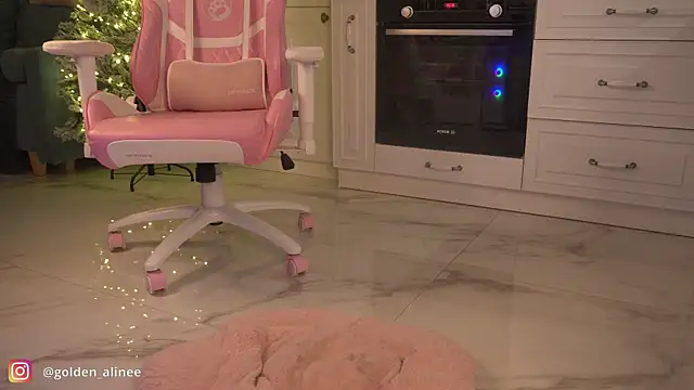 Golden Aline online show from January 8, 9:12 pm