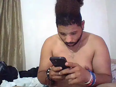 Snapshot of Dj-yefri-pauta chatting on July 20, 1:20 am Dj-yefri-pauta online show from July 20, 1:20 am