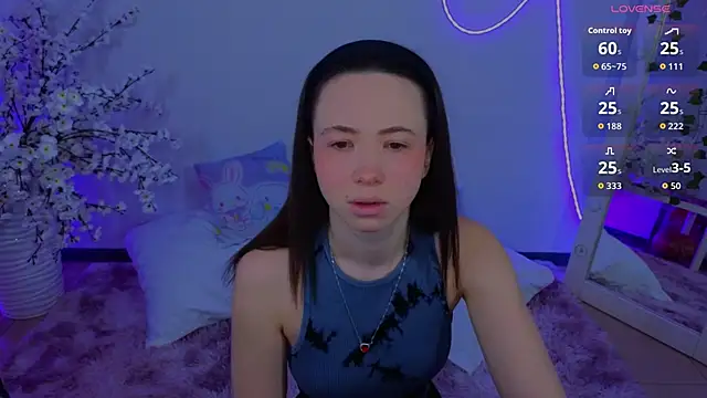 Hayle Hill online show from February 16, 1:24 am