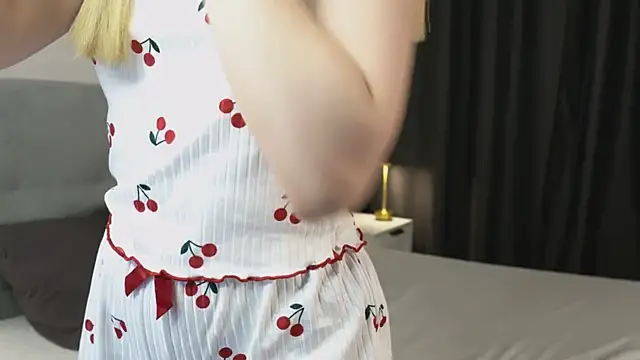 Cassie Kelman online show from April 11, 9:19 pm