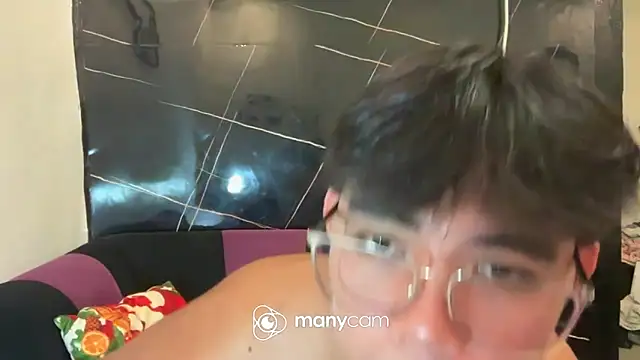 hoenika online show from February 7, 1:59 pm