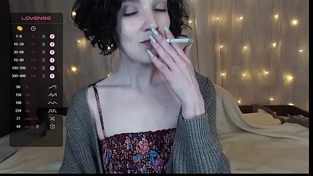 Snapshot of TinaWince chatting on December 2, 7:47 am TinaWince online show from December 2, 7:47 am