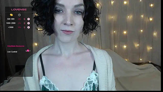 Snapshot of TinaWince chatting on December 16, 7:58 am TinaWince online show from December 16, 7:58 am