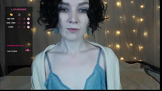 Snapshot of TinaWince chatting on December 20, 5:04 am TinaWince online show from December 20, 5:04 am