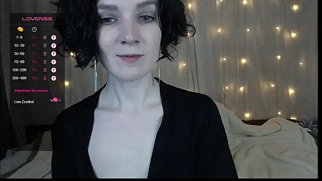 Snapshot of TinaWince chatting on December 23, 7:38 am TinaWince online show from December 23, 7:38 am