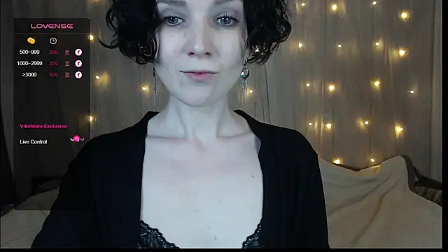 Snapshot of TinaWince chatting on December 27, 4:47 am TinaWince online show from December 27, 4:47 am