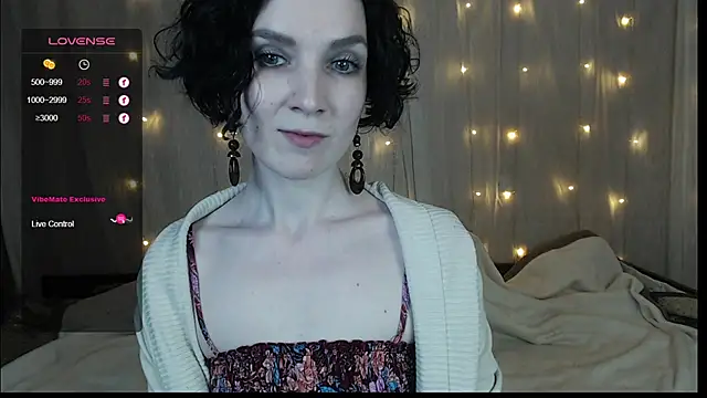 Snapshot of TinaWince chatting on December 29, 8:00 am TinaWince online show from December 29, 8:00 am