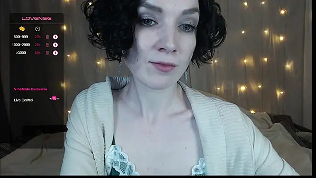 Snapshot of TinaWince chatting on January 3, 8:10 am TinaWince online show from January 3, 8:10 am