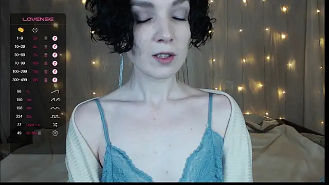 Snapshot of TinaWince chatting on January 5, 4:58 am TinaWince online show from January 5, 4:58 am