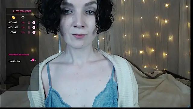 Snapshot of TinaWince chatting on January 5, 8:00 am TinaWince online show from January 5, 8:00 am