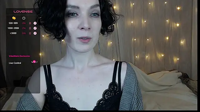 Snapshot of TinaWince chatting on January 8, 8:06 am TinaWince online show from January 8, 8:06 am