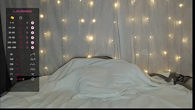 Snapshot of TinaWince chatting on January 19, 8:18 am TinaWince online show from January 19, 8:18 am