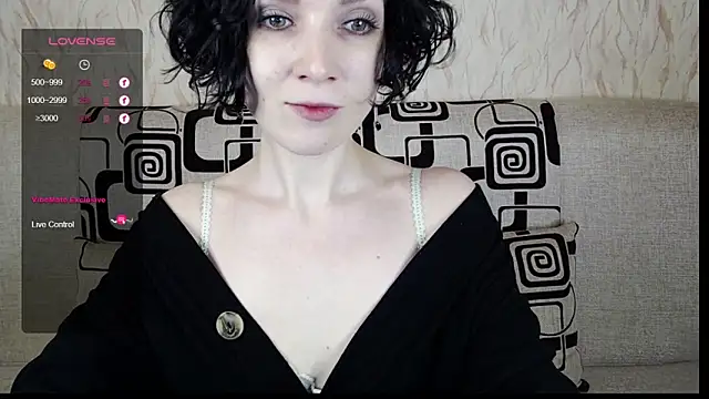 Snapshot of TinaWince chatting on February 2, 5:53 am TinaWince online show from February 2, 5:53 am