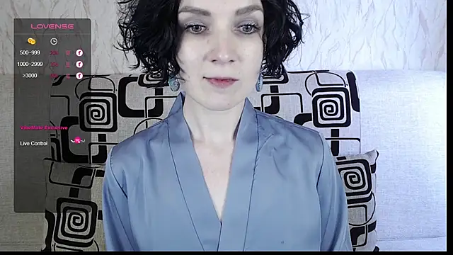 Snapshot of TinaWince chatting on February 14, 8:52 am TinaWince online show from February 14, 8:52 am