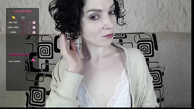 Snapshot of TinaWince chatting on February 15, 5:51 am TinaWince online show from February 15, 5:51 am