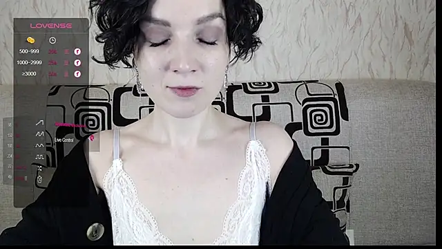 Snapshot of TinaWince chatting on February 26, 5:42 am TinaWince online show from February 26, 5:42 am