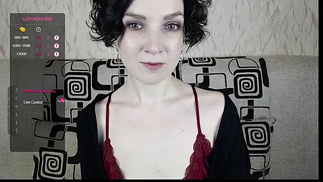 Snapshot of TinaWince chatting on March 1, 5:52 am TinaWince online show from March 1, 5:52 am