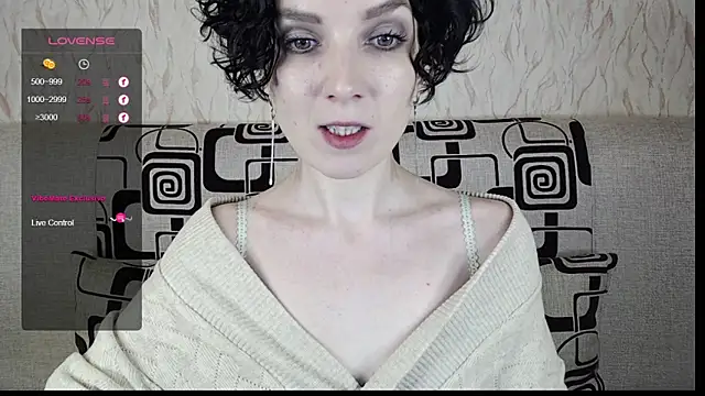 Snapshot of TinaWince chatting on March 5, 5:50 am TinaWince online show from March 5, 5:50 am