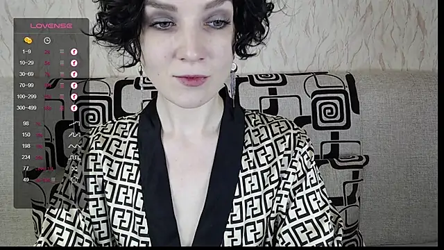 Snapshot of TinaWince chatting on March 9, 5:44 am TinaWince online show from March 9, 5:44 am