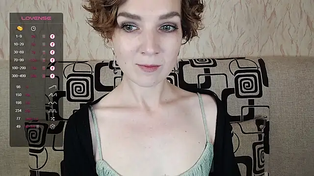 Snapshot of TinaWince chatting on September 11, 5:40 am TinaWince online show from September 11, 5:40 am