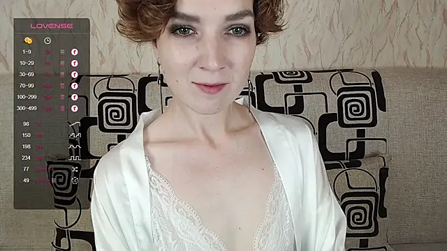 Snapshot of TinaWince chatting on September 12, 5:18 am TinaWince online show from September 12, 5:18 am